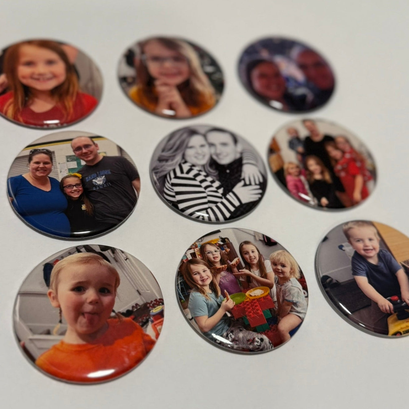 9 Round Photo Magnets